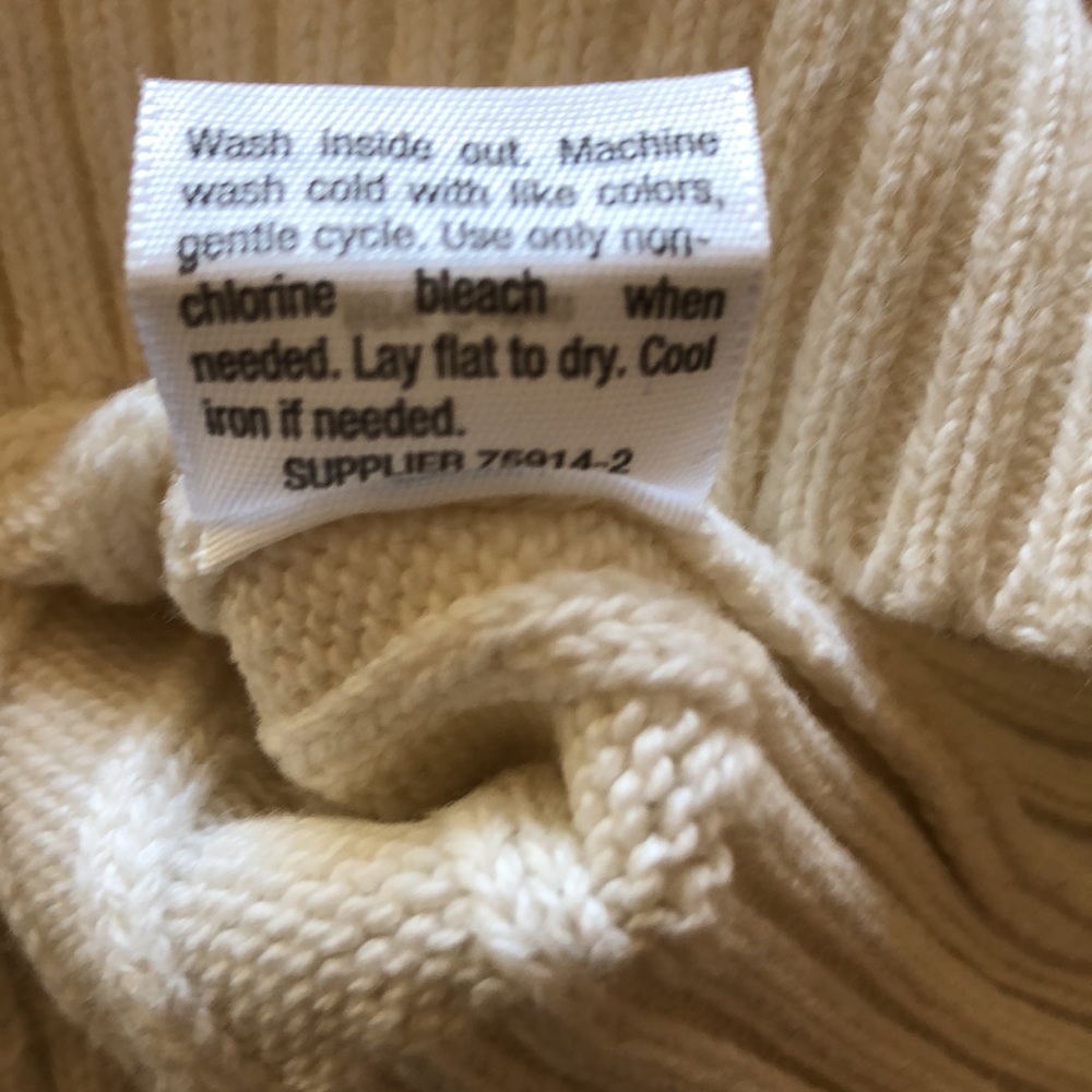 St. John’s Bay cable sweater size medium - Picture 5 of 5